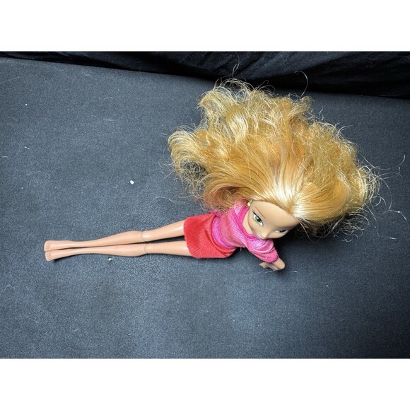 Winx Club Flora Doll by Jakks Pacific Everyday Wear Outfit - Picture 9 of 9